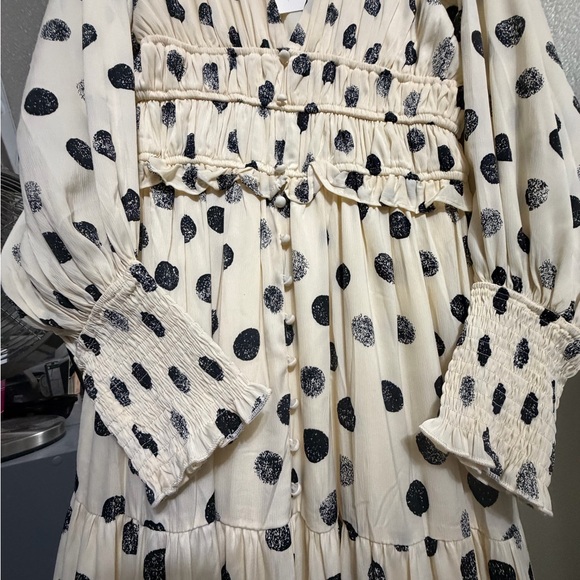 Black & Cream Polka Dot Dress - Picture 2 of 8